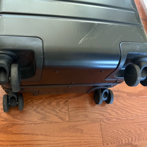 Away The Bigger Carry-On: Aluminum Edition (Onyx Black) w/ USB Charge & Battery - Picture 3 of 16